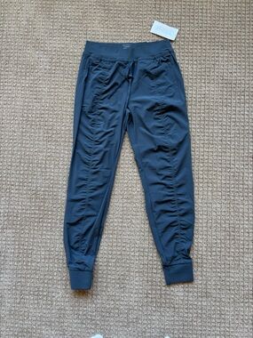 Athleta Slate Blue Attitude Pant Jogger - size 10 Tall
